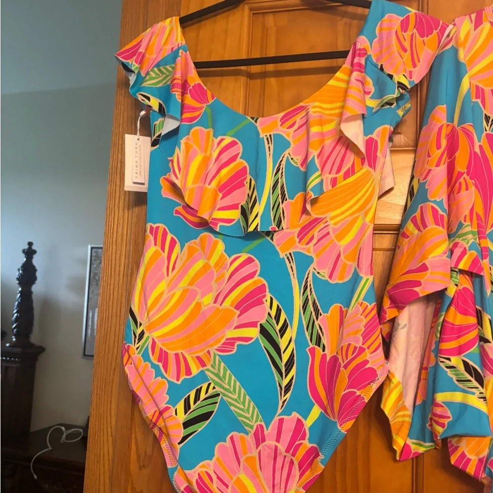 Trina Turk Vibrant Floral Swim suit and Caftan NWT size 10 - Picture 2 of 5